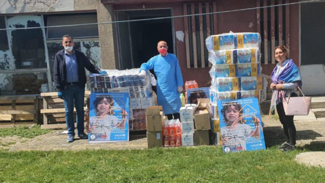 UNICEF dhuron donacion pako higjienike për nënat dhe fëmijët