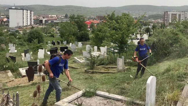 Edhe aktivistë të shoqatës “17 shkurti.ch” në aksion për pastrimin e ambientit