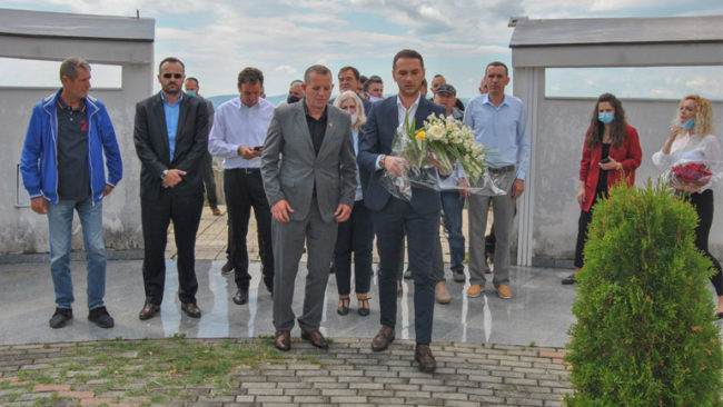 Kamenica me seancë solemne dhe homazhe për dëshmorë për nder të “Ditës së Çlirimit”