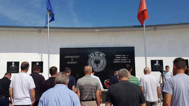 Komuna e Vitisë me homazhe në varrezat e dëshmorëve shënoi 14 Qershorin- Ditën e Çlirimit