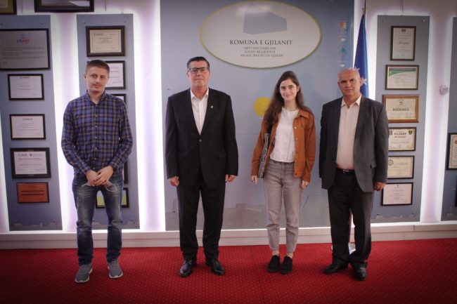 Haziri: Ndihem krenar me Anisë Murselin e cila u pranua në tri universitete prestigjioze në ShBA