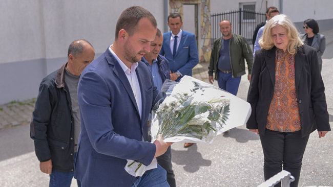 Bëjnë homazhe te lapidarët e heronjve Xhelal Sopi dhe Avdi Xhaçku