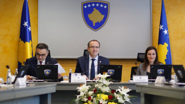Kryeministri Hoti pranon letër urimi nga kryeministri i Maqedonisë së Veriut, Oliver Spasovski