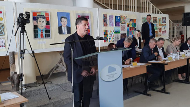 Haziri: Ndërrimi i shpeshtë i qeverive ka shkaktuar ndërrim të prioriteteve nëpër komuna