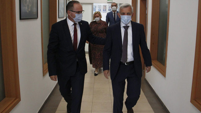 Ministri Krasniqi priti në takim ambasadorin Minxhozi, flasin për bashkëpunimin ekonomik