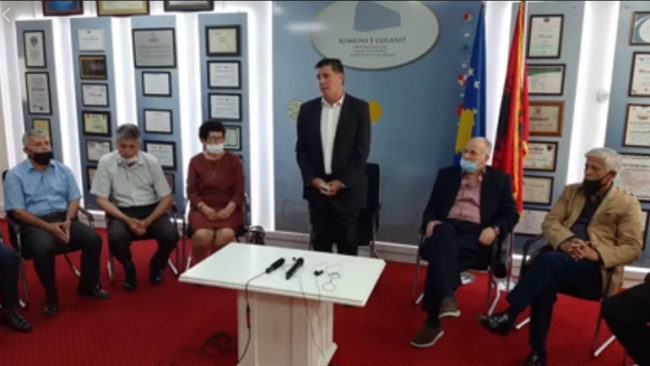 Nderohen me mirënjohje doktorët e pensionuar dhe disa veprimtarë (post mortum)