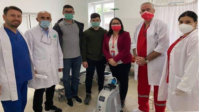Qytetari dhuron një aparat oksigjeni për QKMF-në e Vitisë