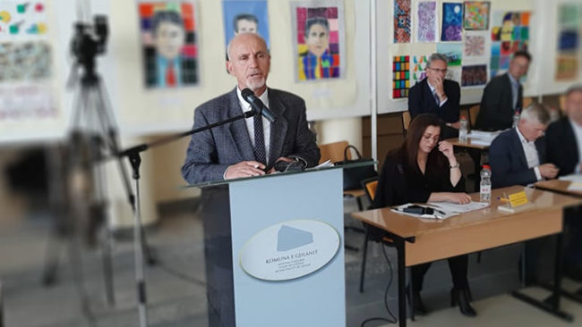 Surdulli: Po e shëmtoni ambientin!