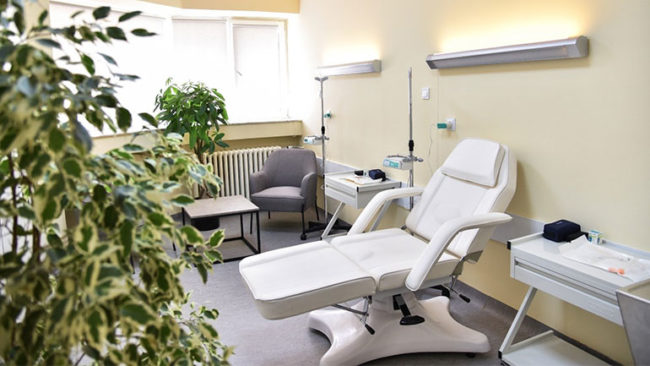 Klinika e Neurologjisë bëhet me dhomë për pacientë me Sklerozë Multiple