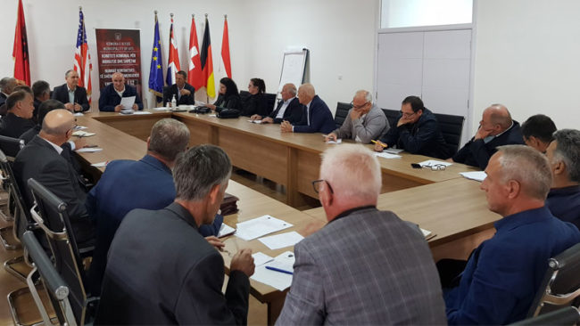 Haliti dhe Aliu takojnë drejtorët e shkollave