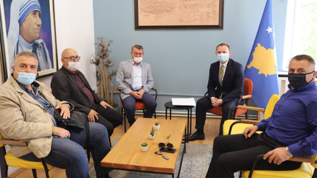 Bisedojnë për fuqizimin e dialogut social dhe të përmirësimit të statusit të profesionistëve shëndetësor