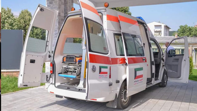 Organizata “Qëndresa Kosovare” dhuron një autoambulancë për QKMF-në në Kamenicë