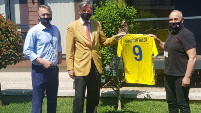Ambasadori gjerman priti krerët e FFK-së