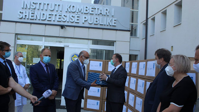 UNDP i dorëzoi IKSHPK-së 41.000 komplete testimi për COVID -19, të financuara nga qeveritë e Luksemburgut dhe Austrisë