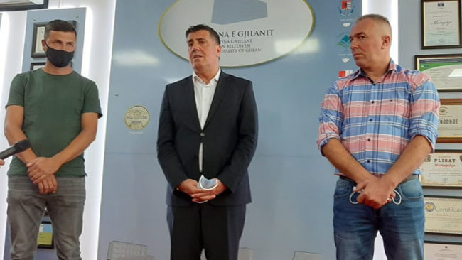 Lutfi Haziri falënderon shoqatën e bashkatdhetarëve Pogragja për mbështetjen ndaj projekteve komunitare