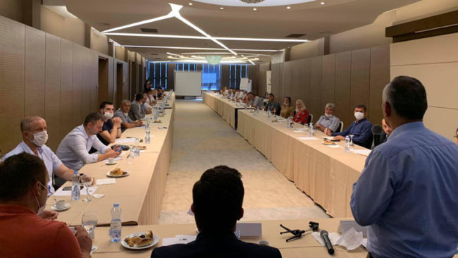 Bizneset dhe Ministri Mustafa diskutojnë për sfidat