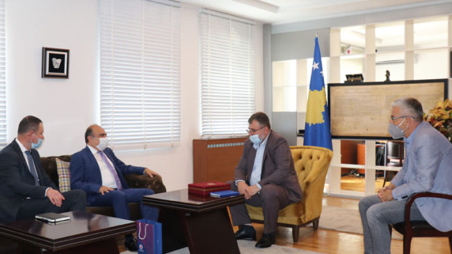 Ministri Kuçi priti në takim Odën Tregtare Kosovaro-Turke