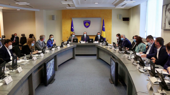 Qeveria merr vendim për masa të reja për mbrojtjen nga pandemia COVID-19