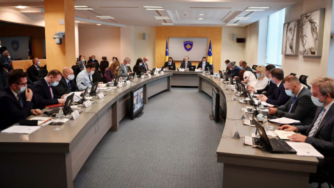 Qeveria miratoi masat e reja për parandalimin e pandemisë COVID 19