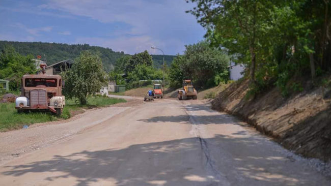Fillon rregullimi i rrugës alternative “Nënë Tereza” në Kamenicë