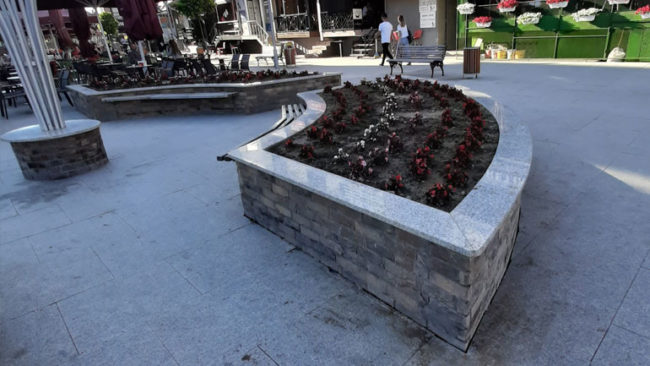 Kadriu: Sheshi të lirohet për qytetarët dhe kafiteritë!