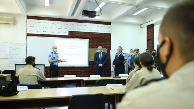 Ministri Veliu vizitoi Akademinë e Kosovës për Siguri Publike