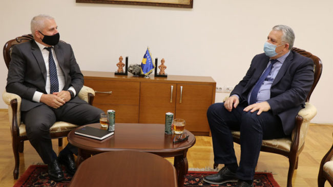 Ministri Veliu priti në takim drejtorin e Agjencisë Kundër Korrupsionit