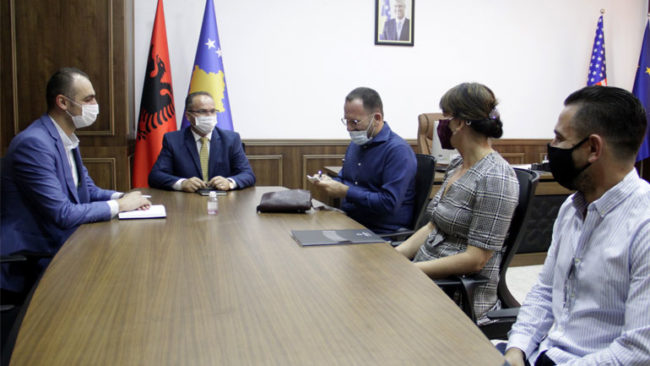 Ministri Krasniqi u takua me kreun e OEK-së dhe përfaqësues të bizneseve të gastronomisë