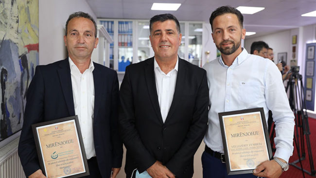 Kryetari Haziri nderon me mirënjohje për solidaritet, vëllezërit Zymberi që jetojnë dhe veprojnë në Zvicër
