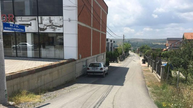 Dikush i gëzohet asfaltit në qendër, e disa të tjerë kanë dertin e mungesës së kanalizimit!