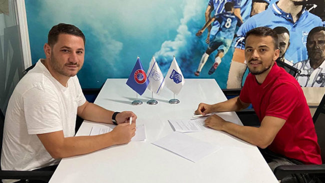 Blakqori vazhdon rrugëtimin e tij me kampionin