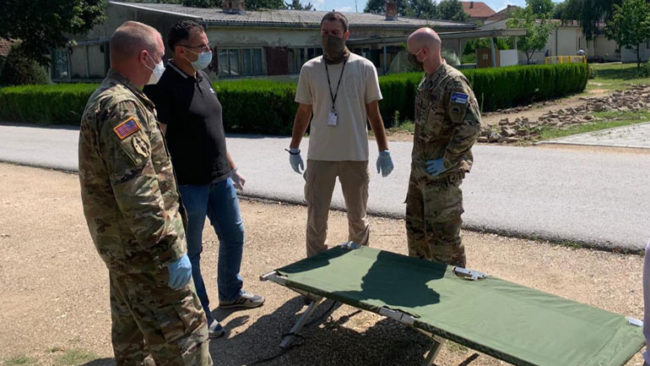 KFOR-i amerikan dhuron donacion 10 shtretër për QKMF në Kamenicë
