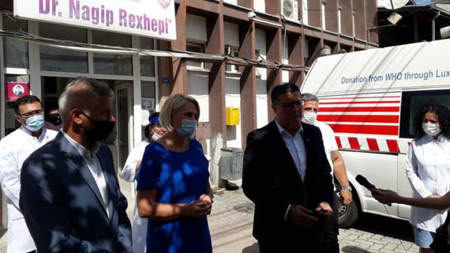 Lutfi Haziri viziton QKMF’në, konfirmon mbështetjen për përballimin e pandemisë