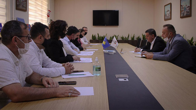 Kryetari Haziri takon task-forcën për përgatitjen e vitit të ri shkollor 2020/21