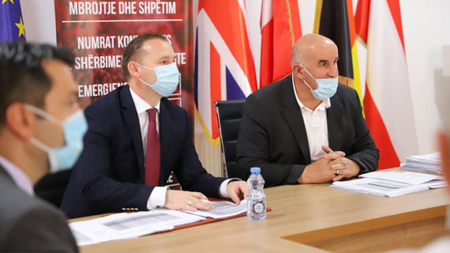 Ministri Zemaj vizitoi Vitinë, i premtoi QKMF-së një autoambulancë
