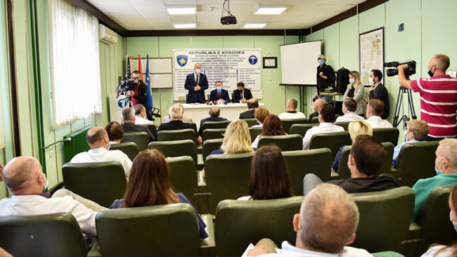 Flasin për menaxhim të pandemisë, rikthim të shërbimeve tjera mjekësore si dhe për ngritjen e disiplinës në punë