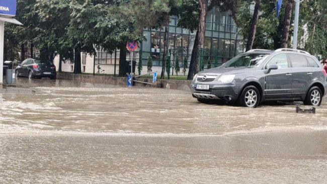 Sot do të mbajë mot i ndryshueshëm, me diell, vranësira dhe shi