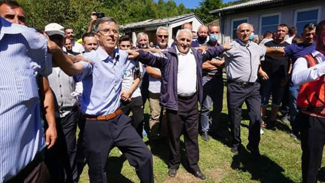 Asfaltimi i rrugës Zarbicë-Muhoc:  Fshatrat e Malësisë së Bujanocit kanë festë, kanë dasmë!