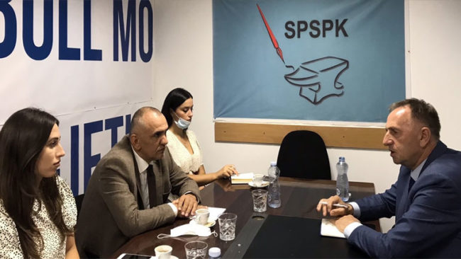 OAK: Qeveria po rrezikon që rreth 100 mijë punëtorë të mbesin pa punë