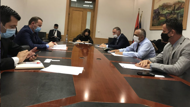 OAK dhe OEMVP: Të largohen testimet obligative për COVID-19 për qarkullim mes të të dy vendeve