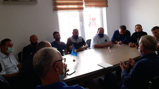 Drejtorët komunal takojnë pronarët e kompanive transportuese të komunës së Vitisë