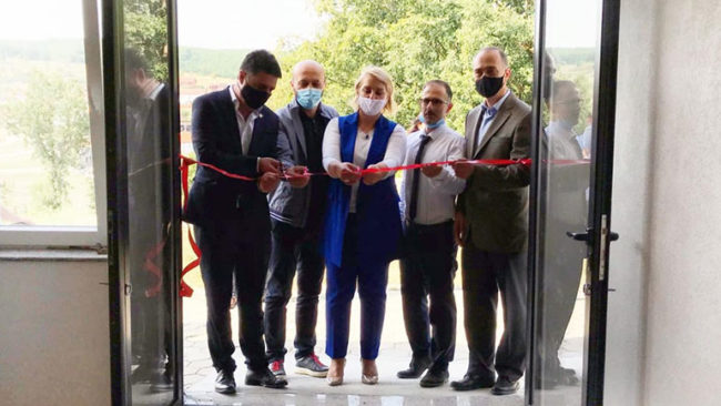Përurohet projekti i efiçiencës së energjisë në shkollën “Vesel Muja” të Gjilanit