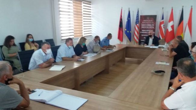 Mësimi ka filluar sot në të gjitha shkollat e komunës së Vitisë