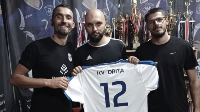 Alfred Pllana vazhdon të jetë bardhë e kaltër