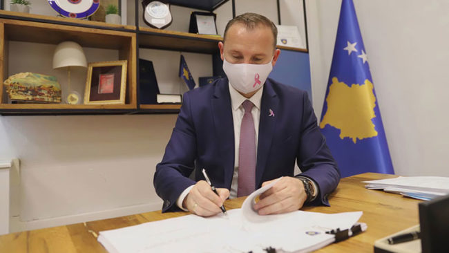 Ministri Zemaj nënshkruan edhe tre udhërrëfyes të tjerë klinikë