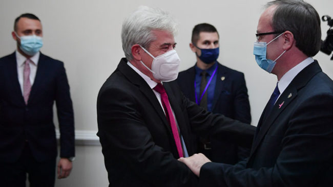 Kryeministri Hoti takoi Kryetarin e BDI-së, Ali Ahmeti