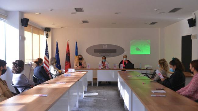 Organizohet kampanjë vetëdijësuese në lidhje me parandalimin dhe zbulimin e hershëm të kancerit të gjirit