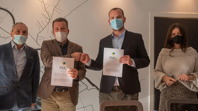 Kryetari i Kamenicës nënshkruan tri marrëveshje me Fondin e Kosovës për Efiçiencë të Energjisë