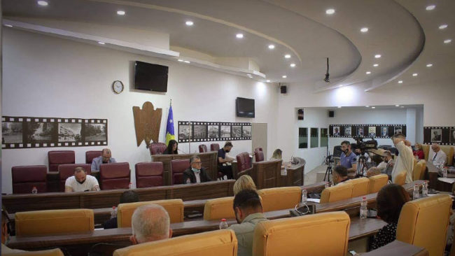 Kuvendi i Gjilanit miraton vendimin për ndarjen e 200 bursave për studentë