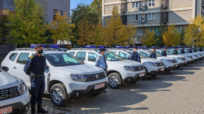 Policia e Kosovës pranoi një donacion prej 15 veturave